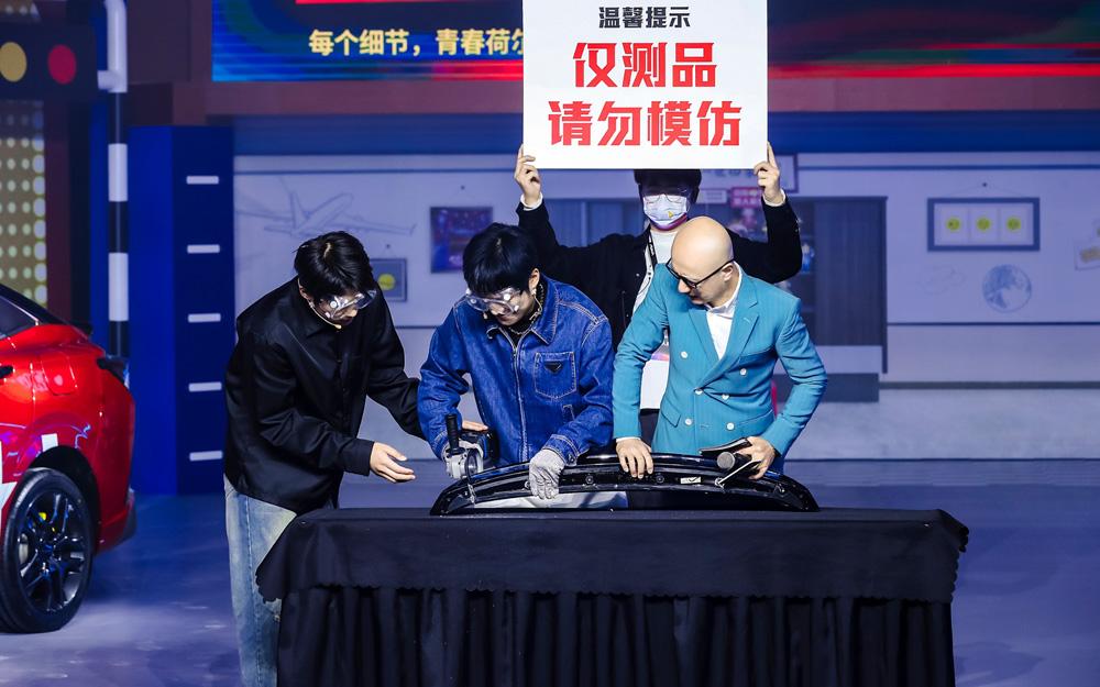 年轻人的运动轿跑6.49万起!东风风神奕炫马赫版“脱口”而售