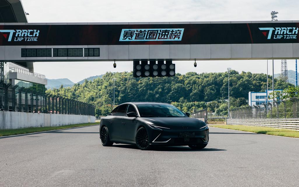 什么样的车才是中国高性能车,智己L7 SP性能版打了个样