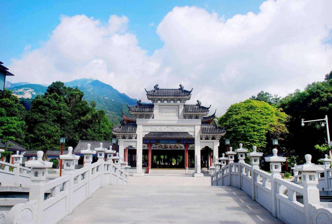 在诗擎万里的心境中,一起做说走就走的生活诗人
