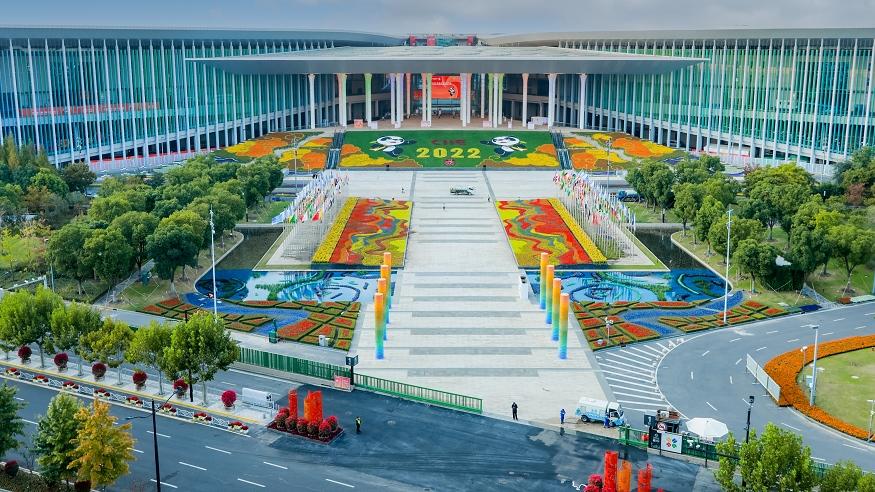 展示创新科技 共享美好未来 东风公司连续第五年参加进博会