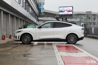 [小鲨帮选车]只要25.0万元就能开回家福特电马哪个版本更值得入手
