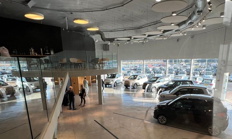 零跑汽车1-11月累计交付超10万台,同比增长超185%