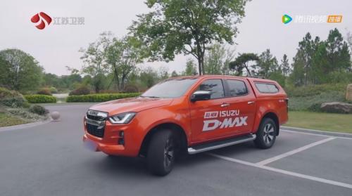 打造冬日仪式感!D-MAX携手《阳光姐妹淘》体验精致慢生活