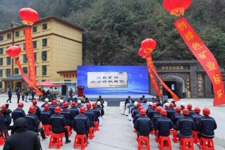 智慧矿山砥砺前行 东风商用车无人驾驶矿卡试运行成功