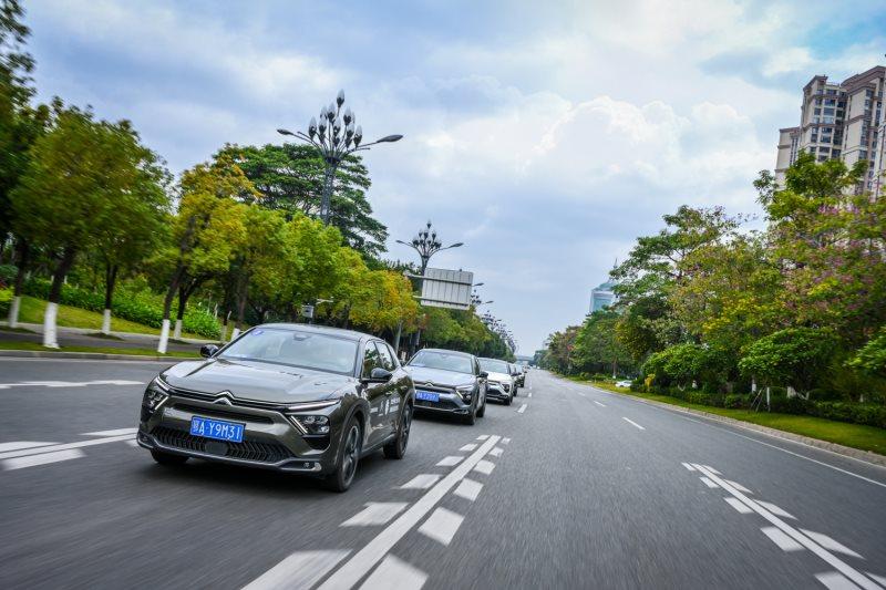 东风雪铁龙携凡尔赛C5 X助力2022中国上市公司高峰论坛