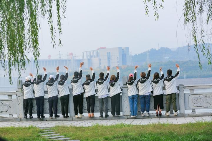 诗擎万里,皓极好极!诗和远方蕴含文化自信