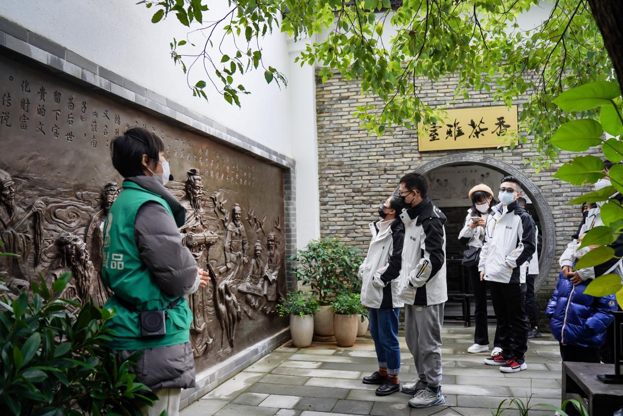 诗擎万里,皓极好极!诗和远方蕴含文化自信