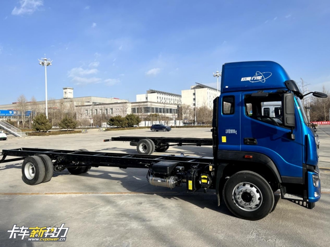 卡车新势力-重卡技术打造中卡产品，全新欧曼行星4×2中卡亮相(1)1201.jpg