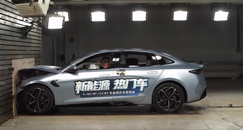 比亚迪海豹荣膺C-NCAP五星安全评价,e平台3.0集大成之作的实力背书