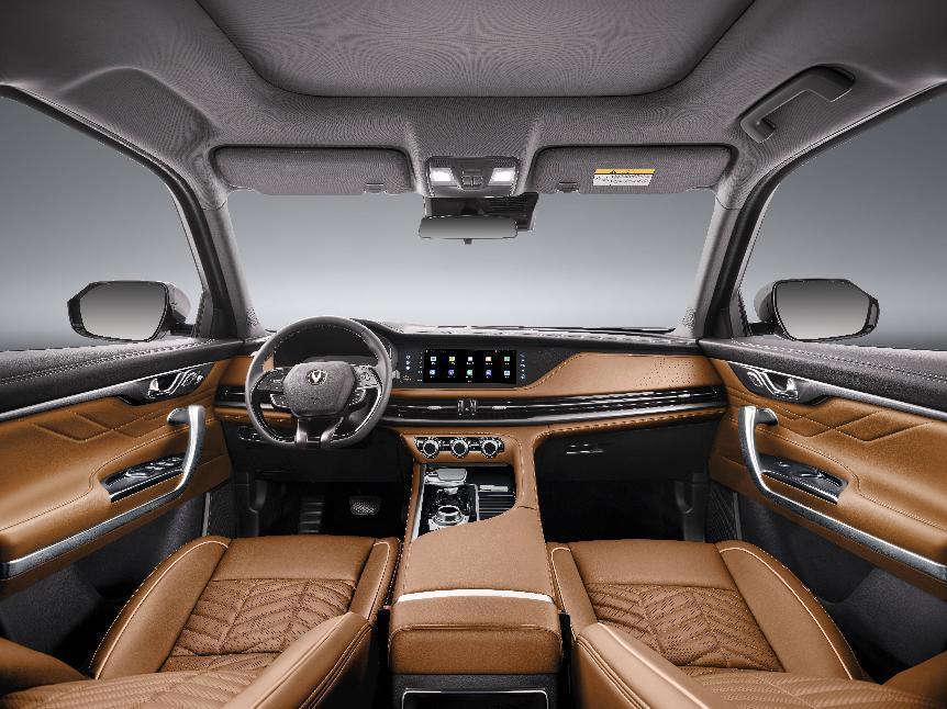 长安汽车“大家庭智能7座SUV” CS95PLUS正式上市 售价17.59万元起