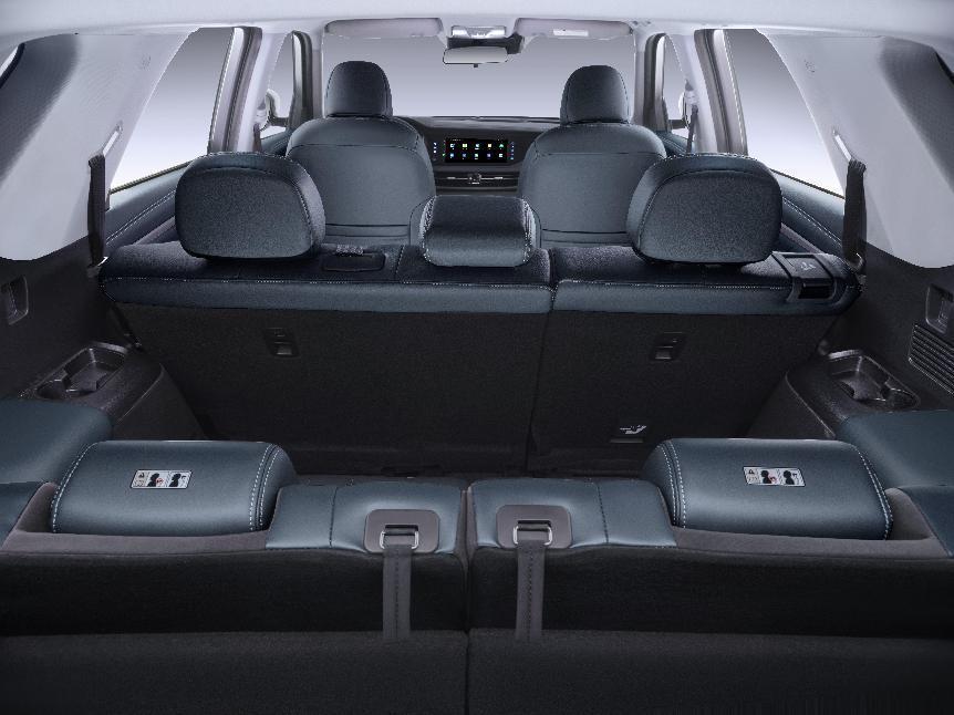长安汽车“大家庭智能7座SUV” CS95PLUS正式上市 售价17.59万元起