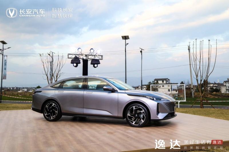 后悔合资买早了,试驾“十万级新卷王”长安逸达