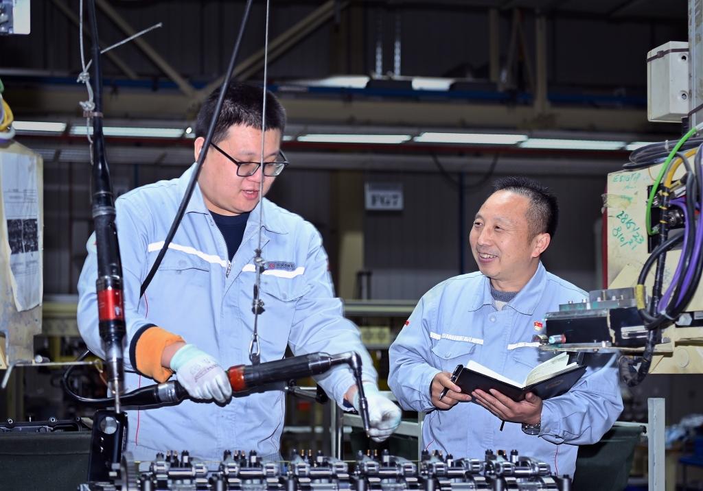 东风工匠两会建言:培养新时代高素质产业工人队伍,以科技跃迁推动汽车产业创新发展