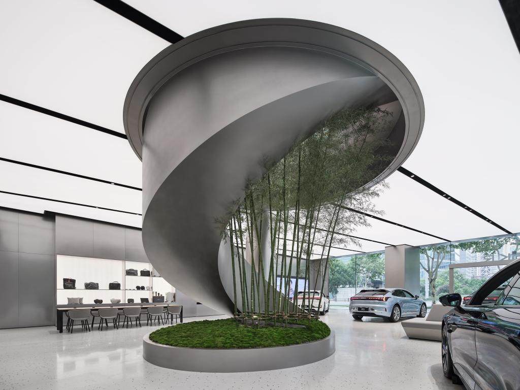 向世界展示中国豪华汽车品牌形象,极氪双店斩获国际设计金奖