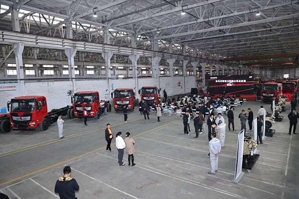 龙擎天下 锦程万里 搭载龙擎DDi47的东风随专平板运输车新品重磅发布
