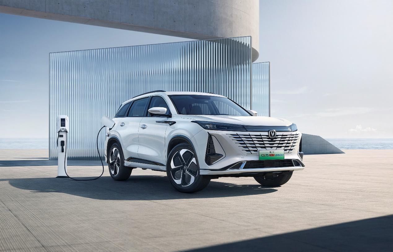 第三代CS75PLUS智电iDD带电而来 携200万辆热销之势的CS75再迎品牌向上