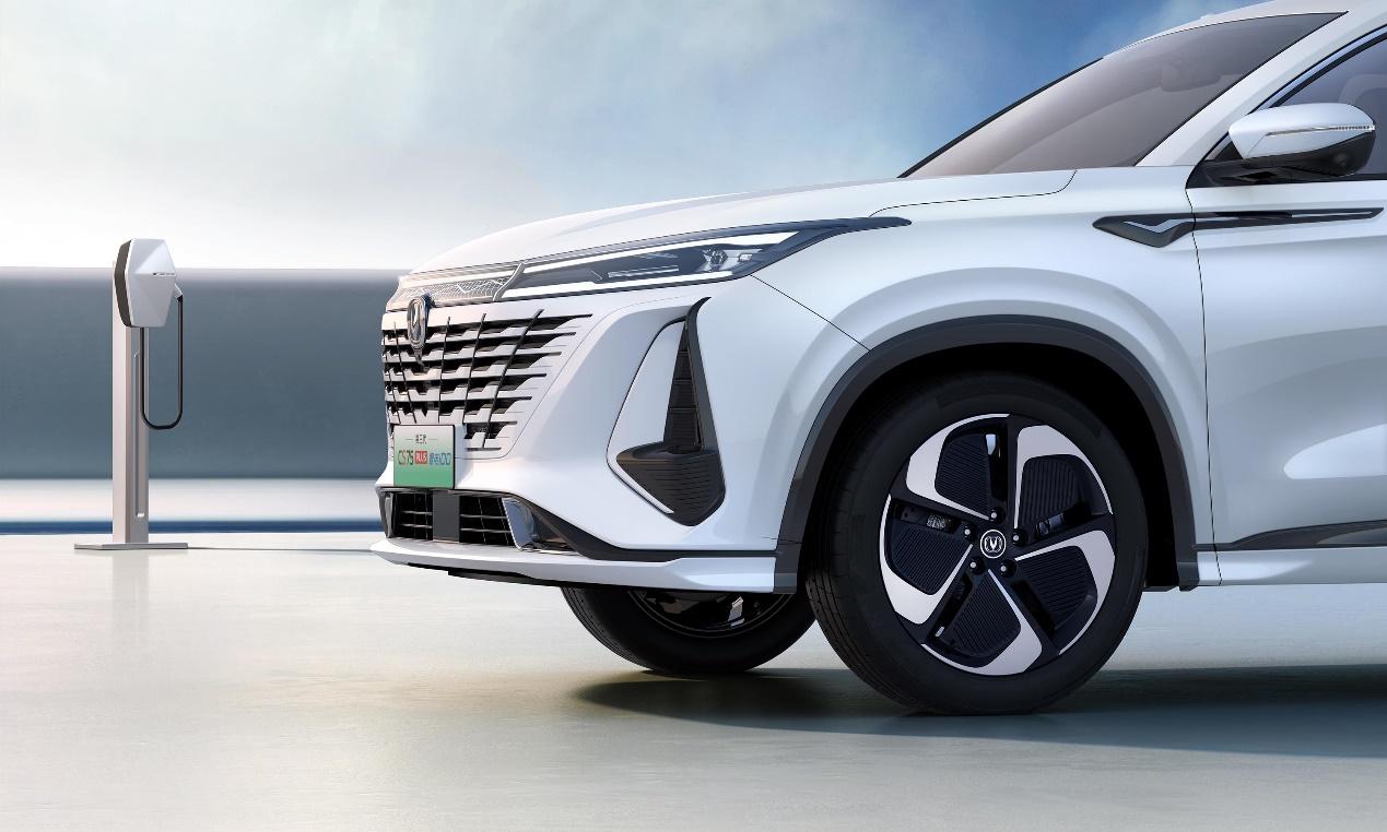 第三代CS75PLUS智电iDD带电而来 携200万辆热销之势的CS75再迎品牌向上