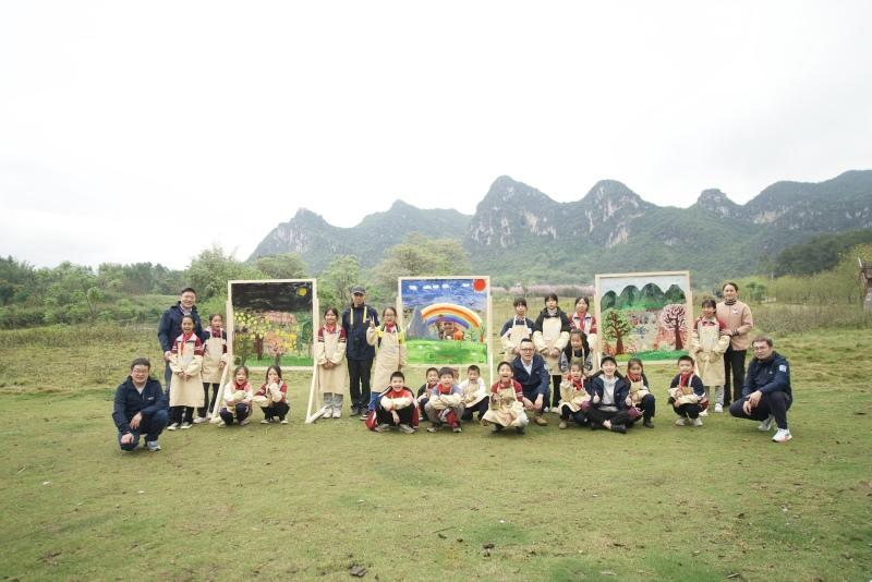 遇见“大眼睛” 上汽大众希望小学太“绘”画了