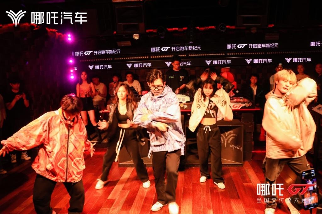 上市即交付，哪吒GT全国交付盛大开启！