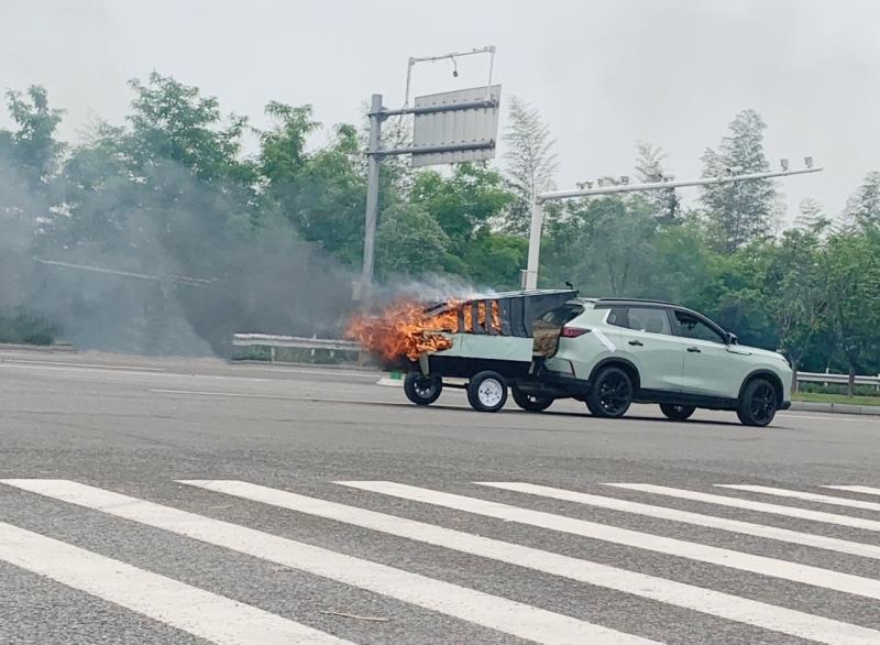 2.6L油跑不出54KM直接火烧车?!皓极再现魔鬼挑战名场面