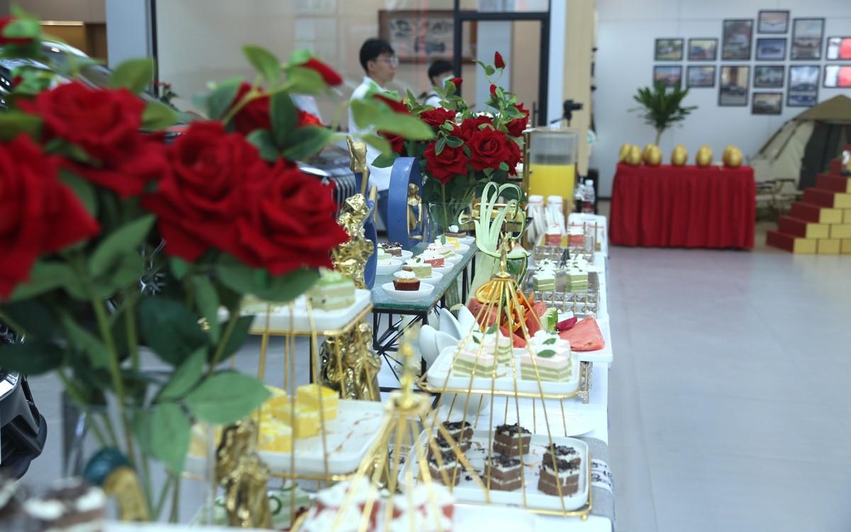 成都大展彤途4S店开业，自驾318川藏线起点又添新地标