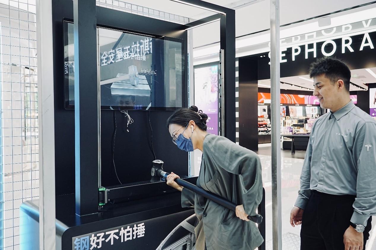 “五星安全”也能看得见?特斯拉的快闪“健身馆”玩出新花样儿
