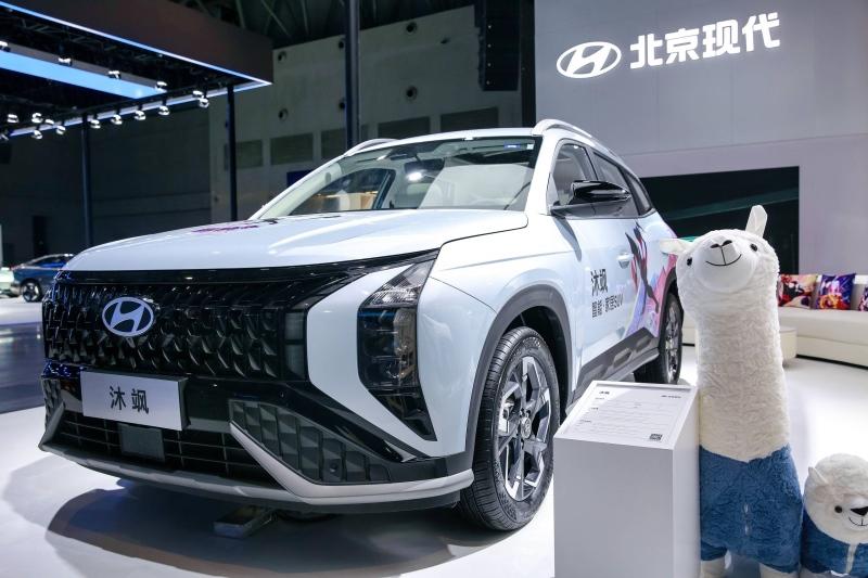 科技现代 重庆秀场 北京现代潮领重庆车展