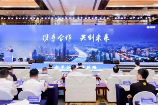东风“新”汽车开向大西北 中国智造加速驶上一带一路