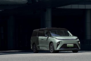 上汽大通MAXUS大家MIFA9 2024款焕新而来，车电分离版售价19.59万元起