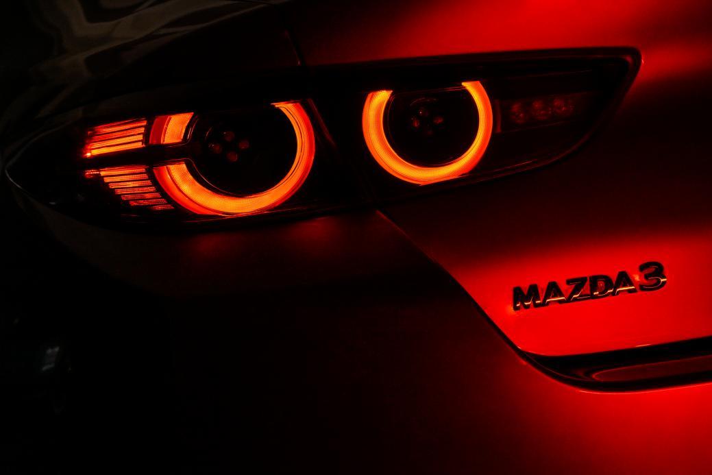 NO.弯!“最美弯道王”长安马自达次世代MAZDA3昂克赛拉制霸赛道