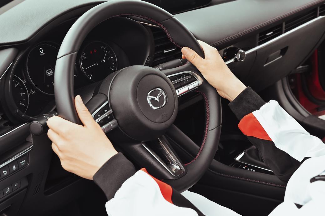 NO.弯!“最美弯道王”长安马自达次世代MAZDA3昂克赛拉制霸赛道