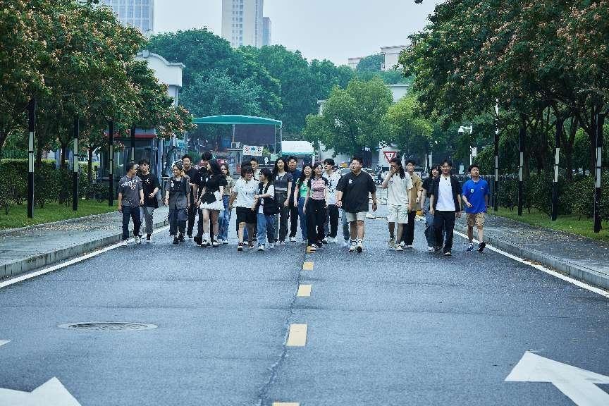 乘东风遨翔,是梦想的模样