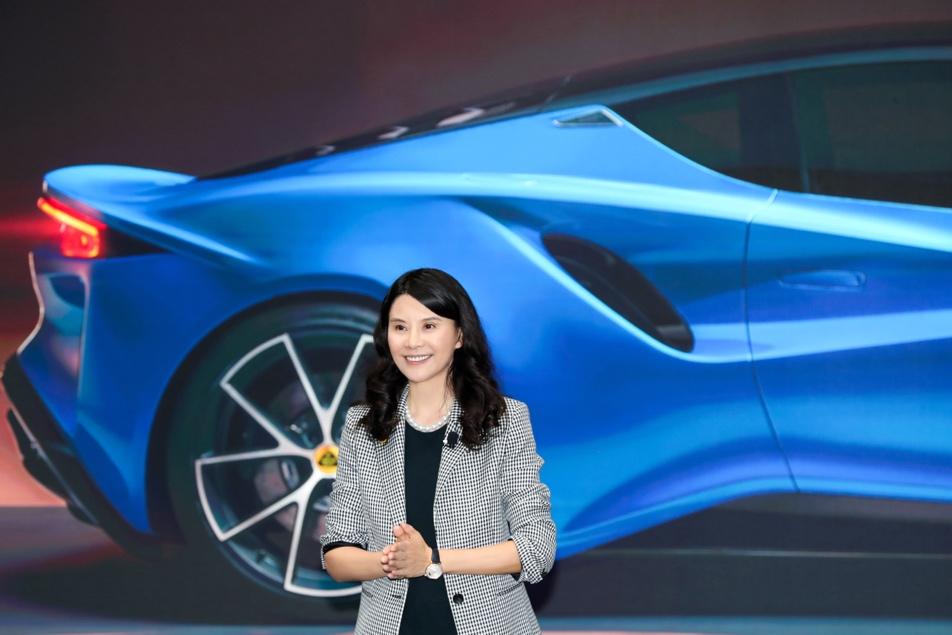 以热爱 驾驭本能 2023成都国际车展 路特斯Emira I4 First Edition重启预定