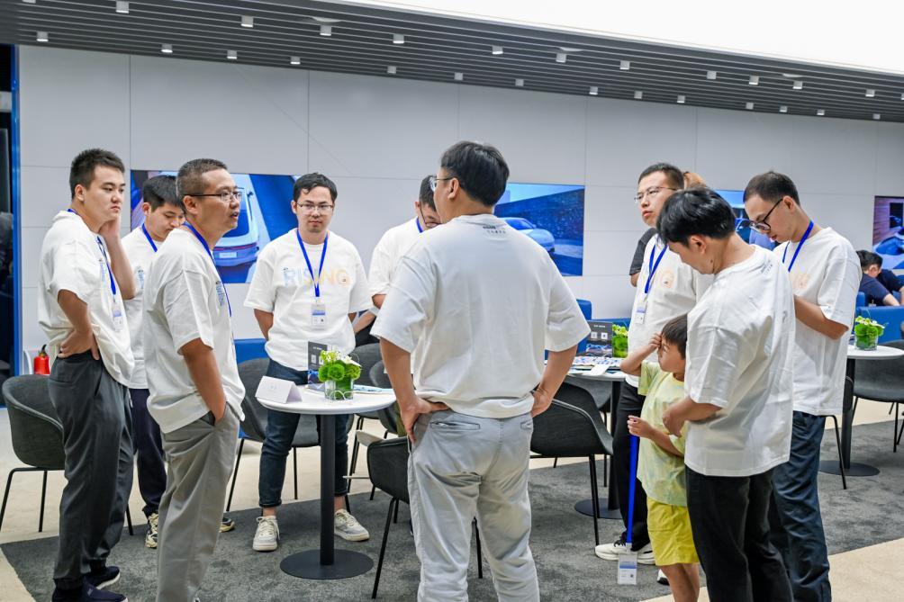 飞凡成都国际车展车主志愿者丨为热爱证言,共启非凡旅程