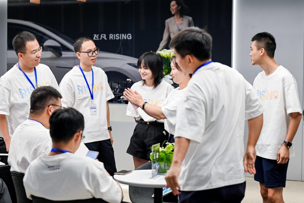 飞凡成都国际车展车主志愿者丨为热爱证言,共启非凡旅程