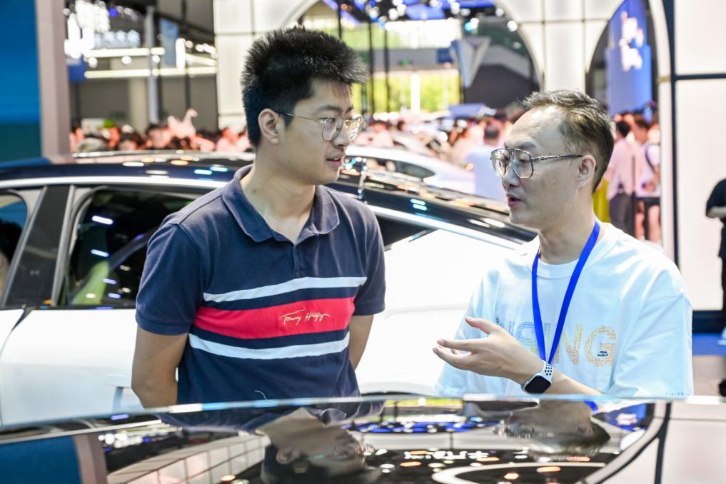 飞凡成都国际车展车主志愿者丨为热爱证言,共启非凡旅程