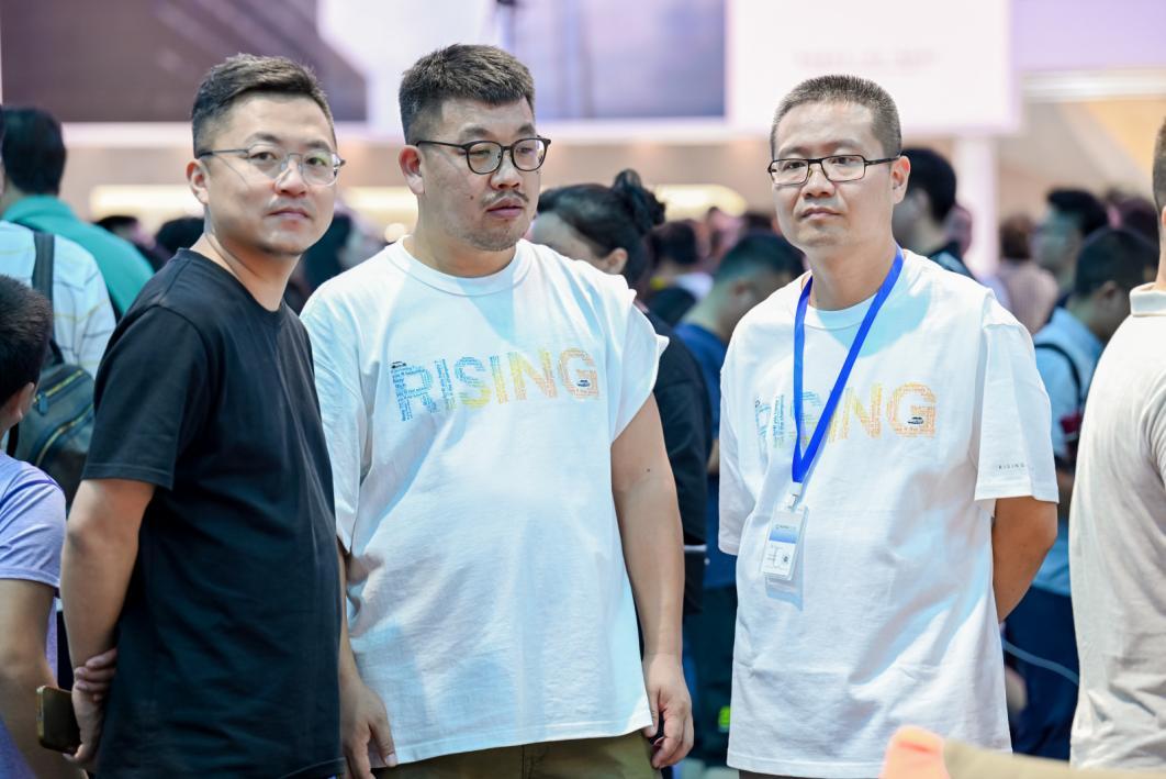 飞凡成都国际车展车主志愿者丨为热爱证言,共启非凡旅程