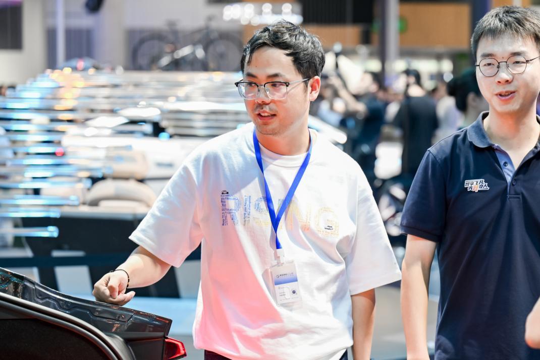 飞凡成都国际车展车主志愿者丨为热爱证言,共启非凡旅程