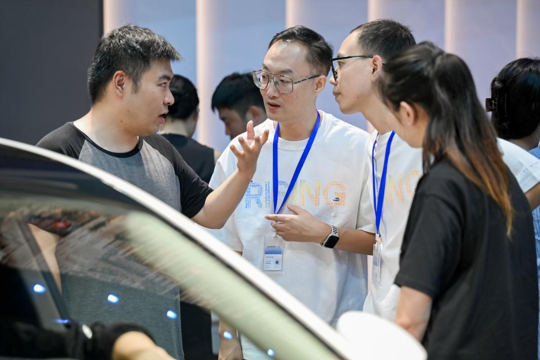 飞凡成都国际车展车主志愿者丨为热爱证言,共启非凡旅程