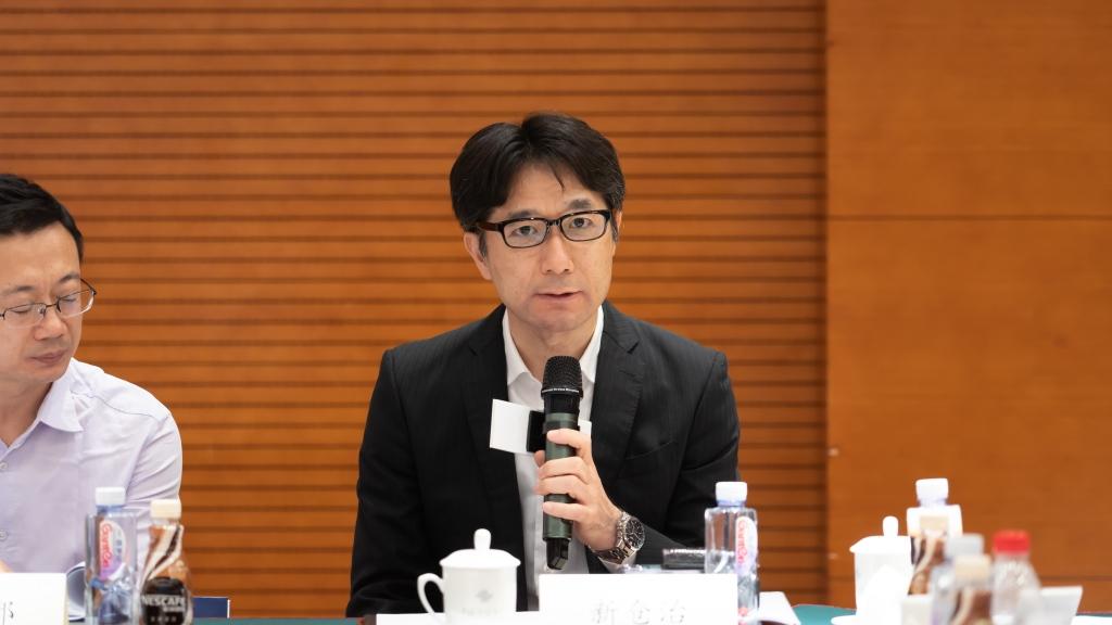 日产汽车携手中汽中心发布2023年《新能源汽车蓝皮书》