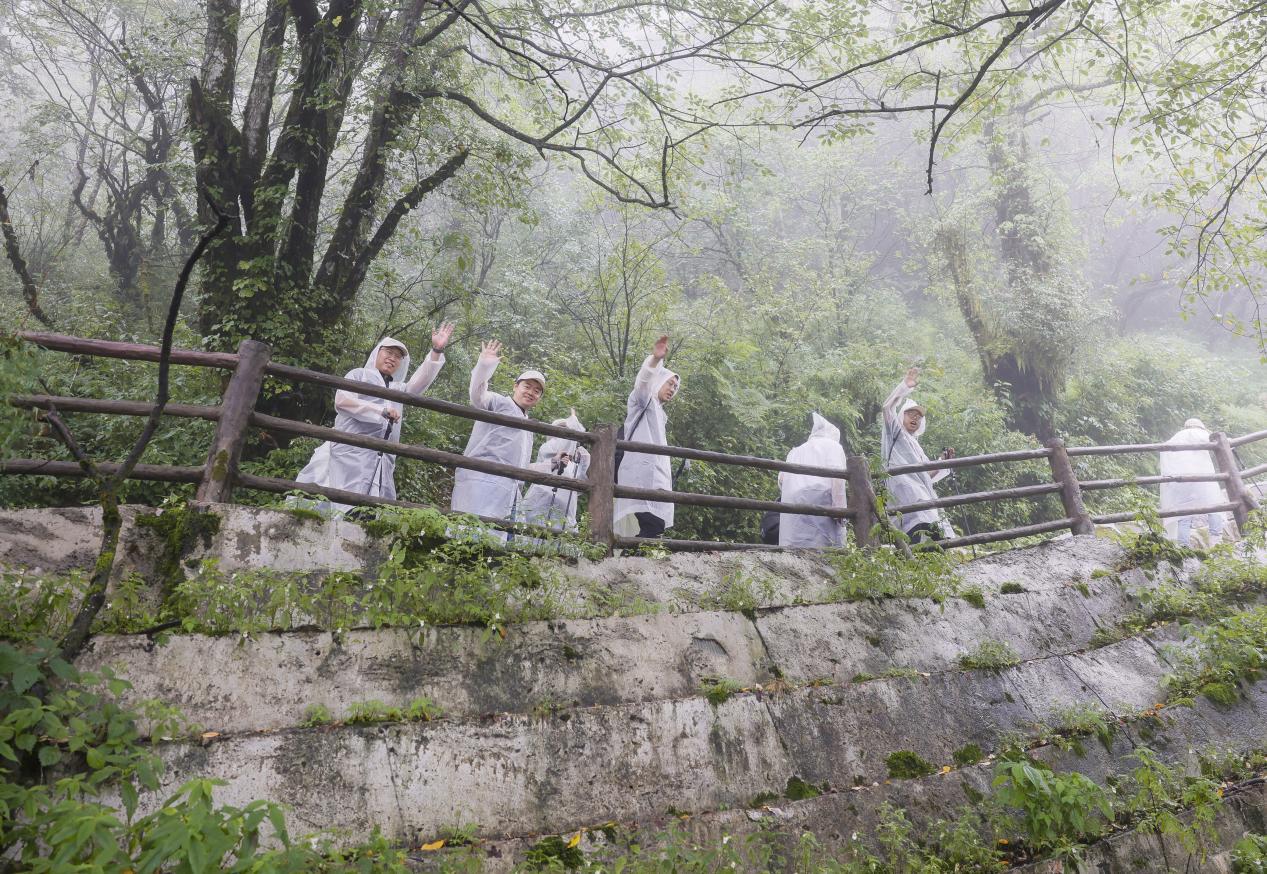 探索天地 纵揽峨眉 一汽-大众“带你探山揽岳”成都登山暨试驾活动圆满落幕