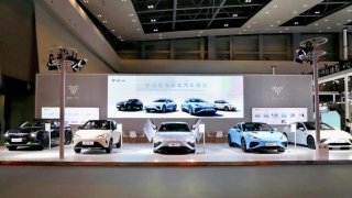 智能电动汽车天团齐聚智博会 哪吒汽车“现货黑科技”产品超吸睛