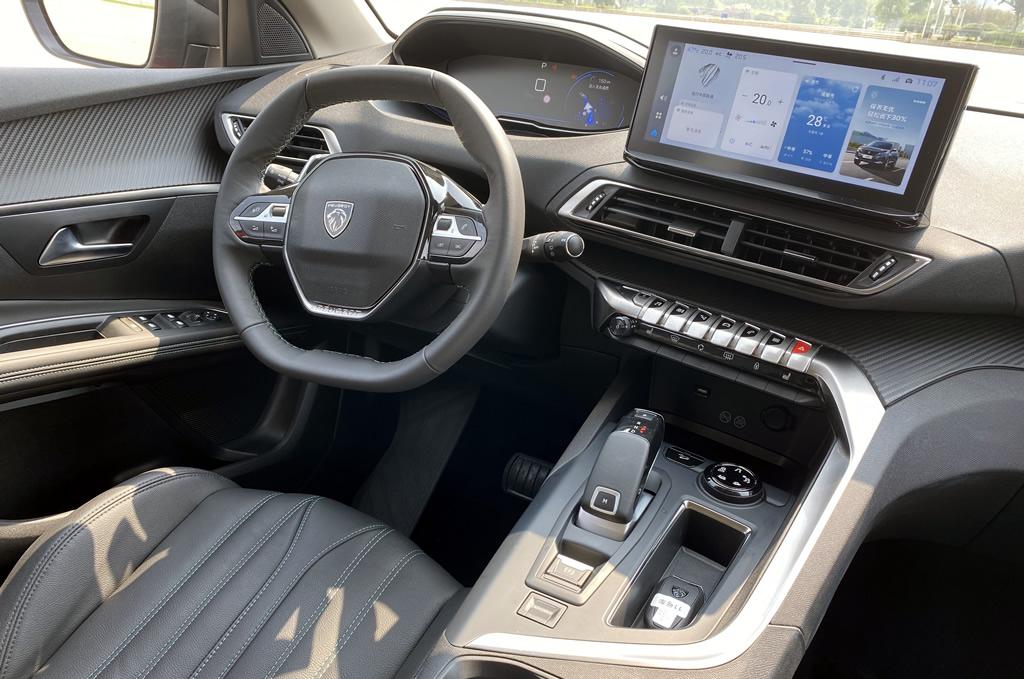 试驾东风标致新4008科技版，智能配置好用、1.6T+8AT动力够用