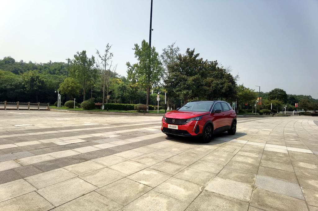 试驾东风标致新4008科技版，智能配置好用、1.6T+8AT动力够用
