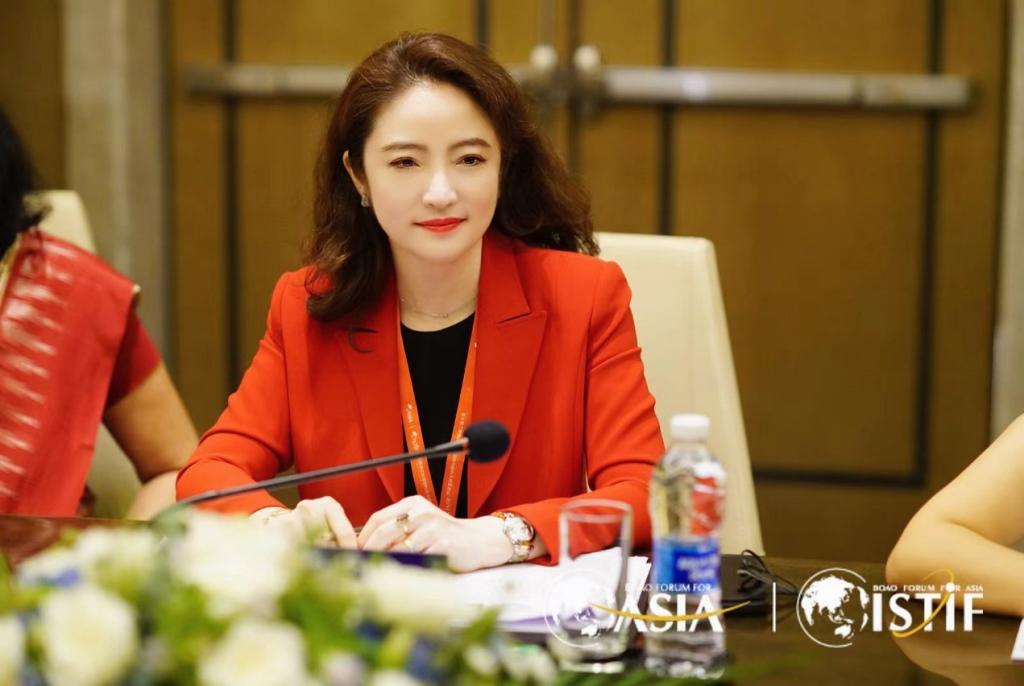杜兰:女性是推动人工智能创新和价值观塑造的重要力量
