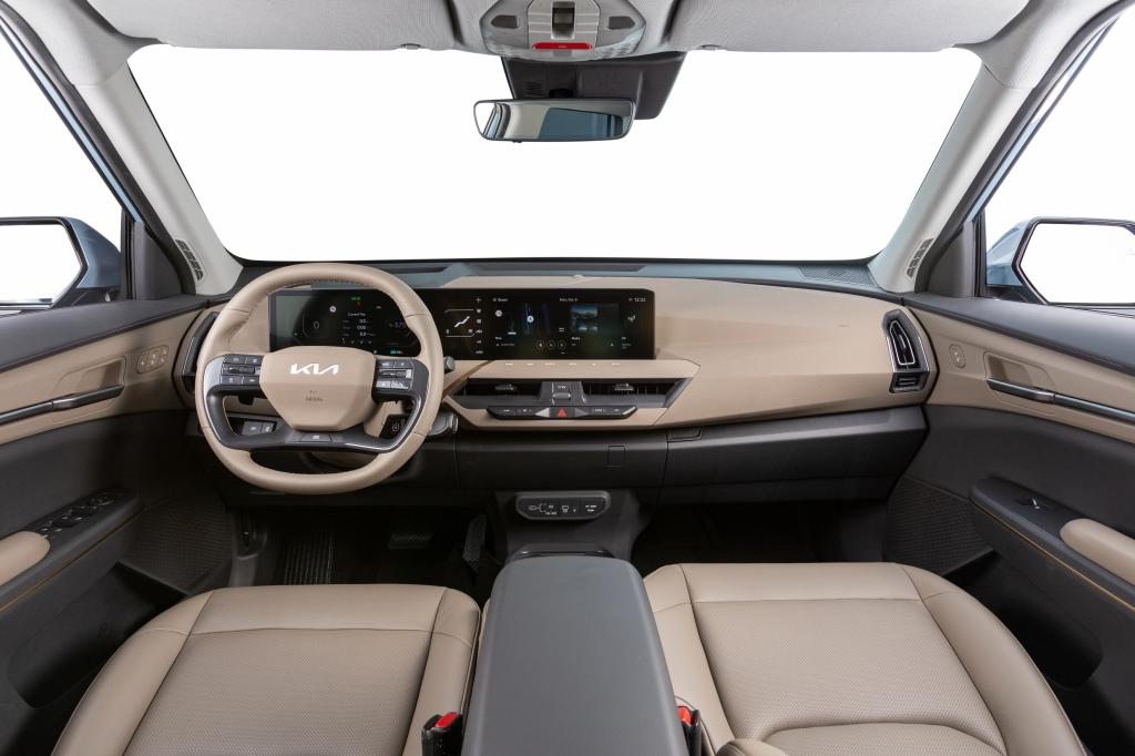 起亚在“Kia EV Day”上发布EV5及两款概念车型,加速电动汽车普及