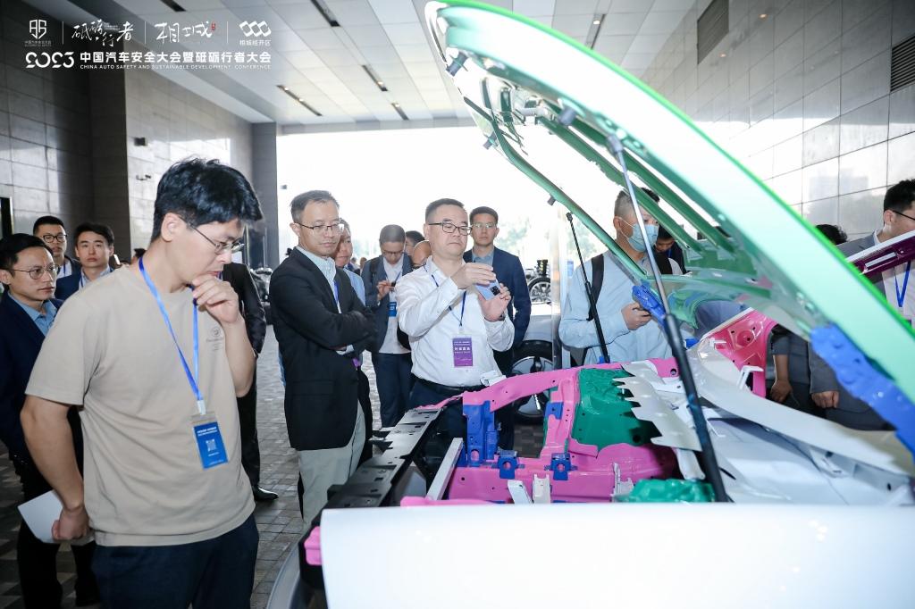 让硬核安全看得见 岚图追光PHEV荣膺2023年中国十佳车身