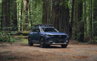 影帝梁家辉首次走进长安马自达南京工厂，搭载四驱系统，MAZDA CX-50行也HEV正式下线