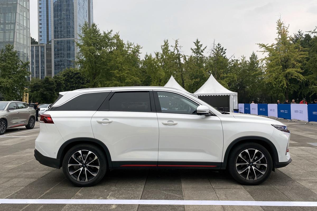 体验长安欧尚X7 PLUS智慧快乐座舱，玩了2个小时都没玩够