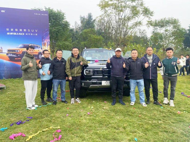 天生姓敢,“潮”为人先!全新BJ40城市猎人版成都地区正式上市!